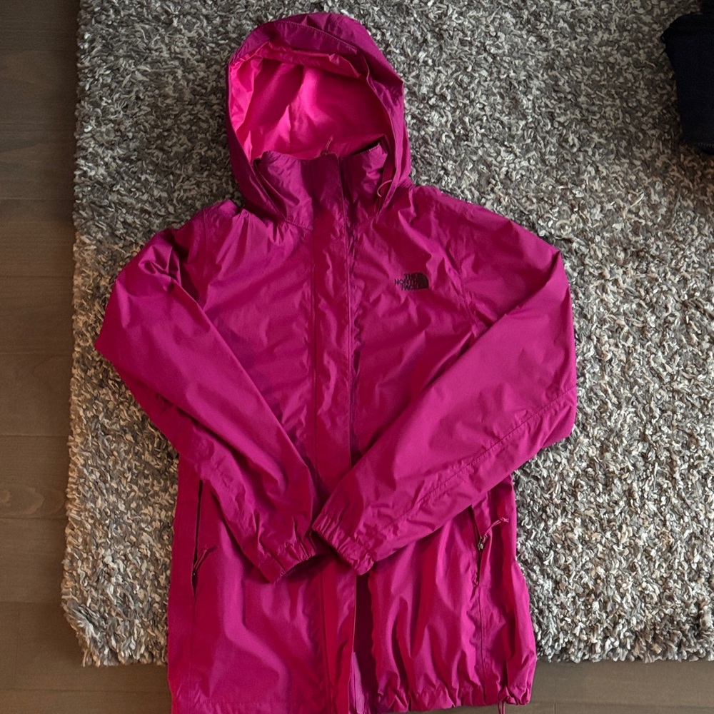 The North Face Women’s Windbreaker Jacket – Fuchsia Pink